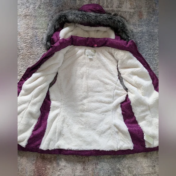 Green Tea Fluffy Furry Vest - Picture 2 of 4